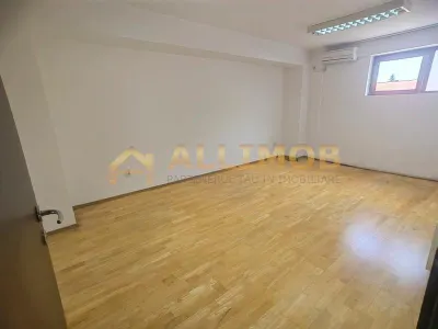 Spatiu de birouriin suprafata de 115 mp zona Piata Muncii. - foto 4