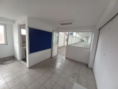 Hala cu suprafata de 2100 mp si spatii de birouri - foto 14