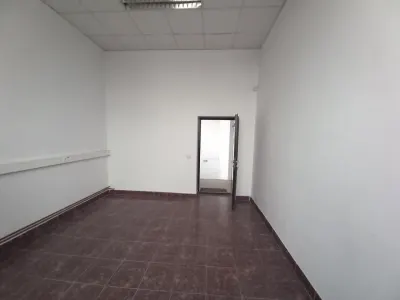 Hala cu suprafata de 2100 mp si spatii de birouri - foto 6