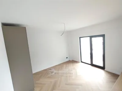 Apartament 3 camere Galata, parter, curte proprie, 2 bai, parcare inclusa, comision 0%  - foto 2