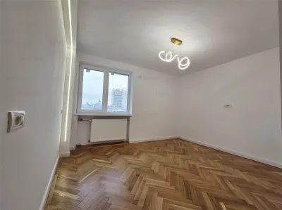 Vanzare apartament 3 camere | ultracentral | Piata Universității | Teatru Național | etaj 7/9 | decomandat | 77mp utili | renovat | bloc 1971 | - foto 13