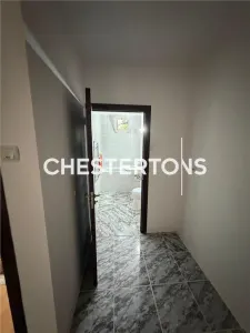Apartament renovat, 3 camere semidecomandat, Dr. Taberei in spatele restaurantului  Azzuro, Metrou raul Doamnei, parter, bloc anvelopat. - foto 4
