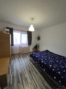 Apartament cu 3 camere decomandat zona Astra  Carpatilor - foto 2