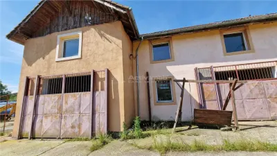Farliug Service Auto 65.000 euro, Corp camere 45.000 euro - foto 3
