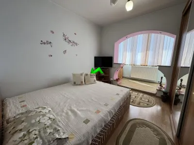 Apartament de vanzare 3 camere pivnita Sibiu Cal Poplacii - foto 3