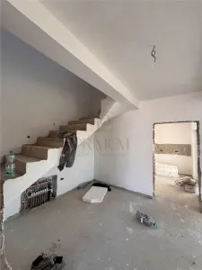 DUPLEX DESPARTIT PRIN GARAJ, MOSNITA NOUA, BUCATARIE INCHISA - foto 11