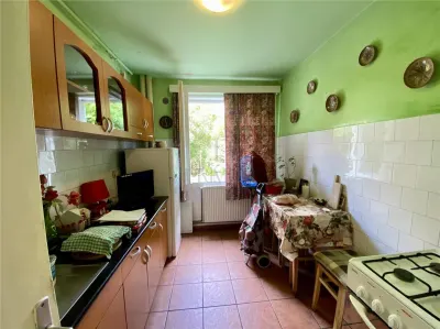 Medicina, apartament 2 camere, centrala proprie - foto 3