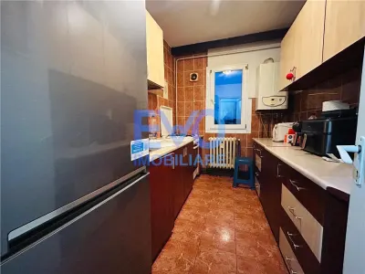 Apartament cu 3 camere de vanzare, mobilat si utilat, Podu Ros - foto 5