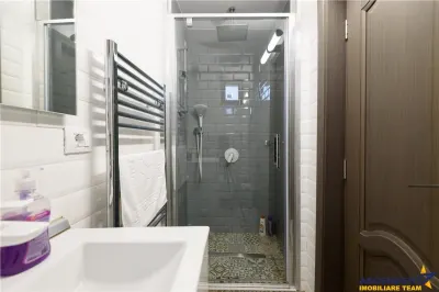 Apartament cu trei unitati locative, baie si bucatarie fiecare, central, Brasov - foto 16