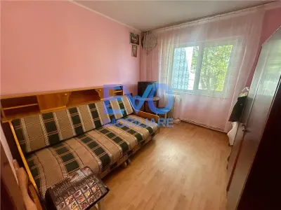 APARTAMENT CU 3 CAMERE DE VANZARE, ETAJ INTERMEDIAR, ZIMBRU - Iasi
