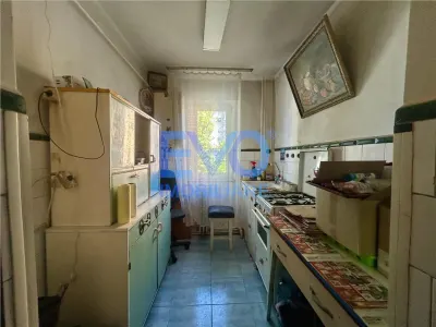 APARTAMENT CU 3 CAMERE DE VANZARE, ETAJ INTERMEDIAR, ZIMBRU - foto 4