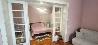 Apartament 3 camere decomandat 93mp renovat zona Orasul de Jos - Sibiu