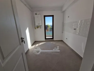 2 cam GRADINA LOC DE PARCATE INTABULATE capat CUG zona vile - foto 3