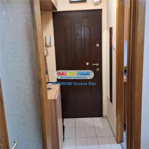 pta resita | 2cam 43mp modern etaj 2 1980 | AC balcon | metrou - foto 8