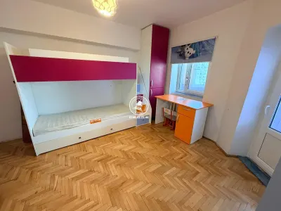 Apartament cu 3 camere decomandat  Dacia, bloc 1990 - foto 25