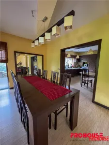 Vila exclusivistă de vânzare în Șerbănești – Eleganță, confort și intimitate  - foto 15