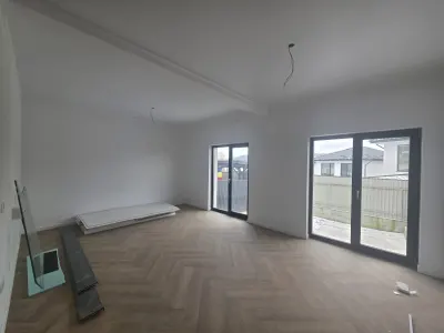 Apartament 4 camere dispus pe 2 niveluri - Iasi