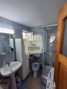 Apartament la casa 78 mpu pivnita| curte si parcare zona Sub-Arini - foto 12