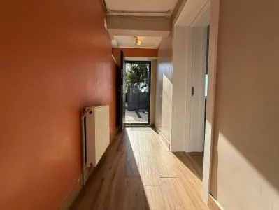 Apartament in casa 2 camere cu gradina si garaj - Central - foto 10