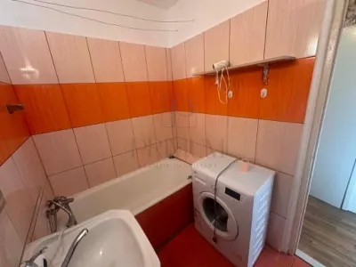 GIROCULUI - AP. 1 CAMERA - mobilat, utilat, etaj intermediar - foto 4