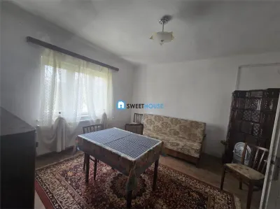Casa cu trei camere in zona centrala teren generos - foto 10
