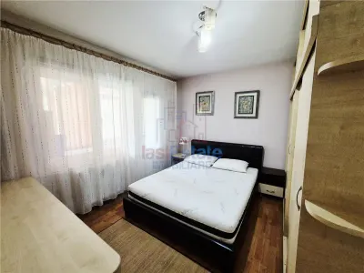 Apartament cu 3 camere zona Podu Ros - foto 3