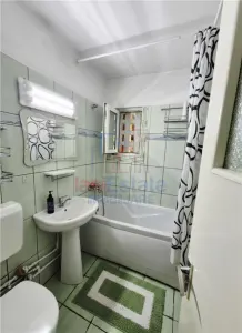 Apartament cu 3 camere zona Podu Ros - foto 9