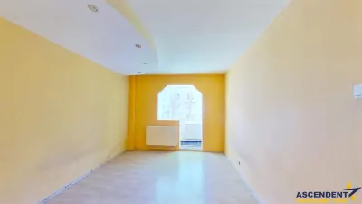 Proprietate, decomandat structurata, etaj1, pe 3 camere, Sacele, Brasov - foto 2