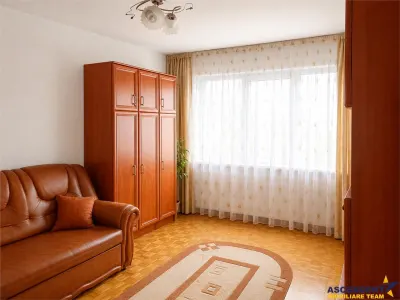 Decomandata, etaj1, Semicentral, Brasov - Brasov