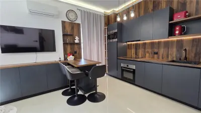 Apartament 2 camere de lux, Semicentral, etaj 1, prima inchiere, terasa, AC, parcare - Targu Mures