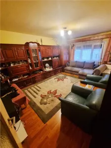 RECO Apartament  cu 3 camere decomadat Oradea-Calea Aradului - foto 2