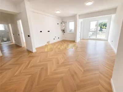 Apartament 3 camere | 74 mp utili | Parcare inclusa | Bloc Nou | ID : 1886 - foto 2