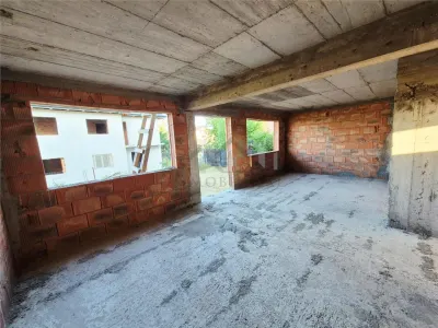 Casa de vanzare cu priveliste frumoasa - foto 4