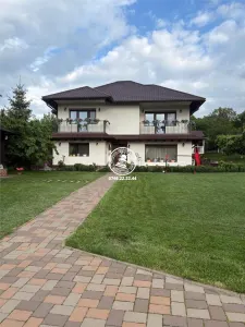 Vila  de vanzare  Bucium,369mp utili,1500mp teren,curte amenajata - Iasi