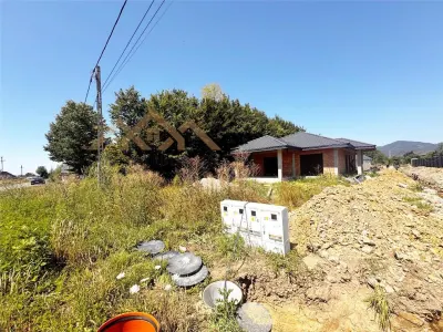 Casa la rosu | Satu Nou de Sus | 675 mp teren - foto 2