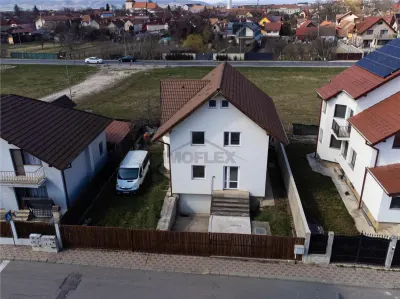 Casa spatioasa cu Etaj si Curte In zona Premiun Ghimbav - foto 2