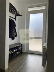 Casa moderna cu 3 camere 2 bai balcon si curte privata in Turnisor - foto 13