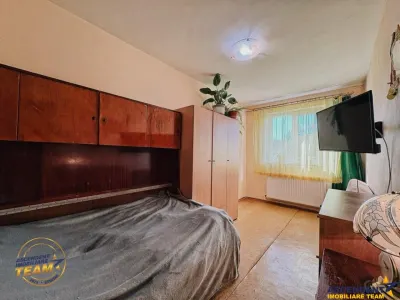 FILM! Apartament 2 camere decomandat, zona apreciabila, cartier Florilor Brasov - foto 5