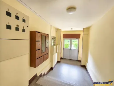 Decomandat, etaj1, Living + 2 dormitoare  boxa 14 mp, 2 balcoane, Triaj, Brasov - foto 7