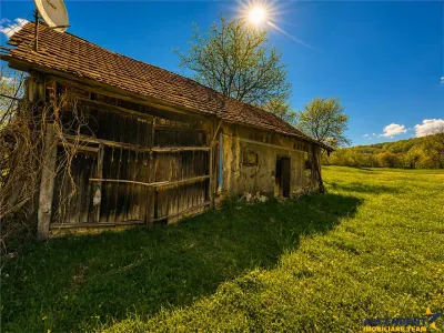 Domeniu de 3.400 mp cu traditionala casa, Suveica, Acatari Mures - foto 11