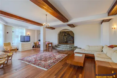 Resedinta versatila, 7 incaperi, camin elegant, terase, lot 800 mp, locuire/ turism. - foto 15