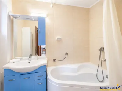 Vila stil si cu potential turistic, +8camere, 6 bai, panorama, terase, gradina, Busteni, Valea Alba. - foto 25