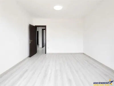 Regim vila,decomandat,terasa,vedere montana,incalzire pardoseala,parcare, Sanpetru,Brasov - foto 12