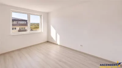 Rezidenta cu: dormitor, dressing, living cu bucatarie, incalzire pardoseala, terasa, - foto 3