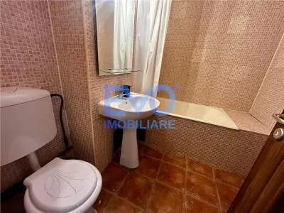 DE INCHIRIAT APARTAMENT CU 2 CAMERE, ETAJUL 1, MOBILAT SI UTILAT, DECOMANDAT, CENTRAL - foto 4