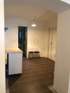 Spatiu comercial - semicentral - toate utilitatiile - 2 intrari - 37 mp - foto 5