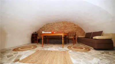 Casa curte comuna | Constructie 2015 | Regim S+P+M | Zona centrala - foto 13