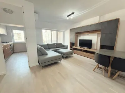 Inchiriere apartament 2 camere, bloc 2025, zona Ultracentrala - foto 2