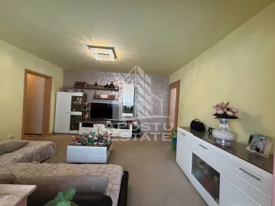 Apartament cu 3 camere, semidecomandat,centrala proprie,zona Girocului - foto 4