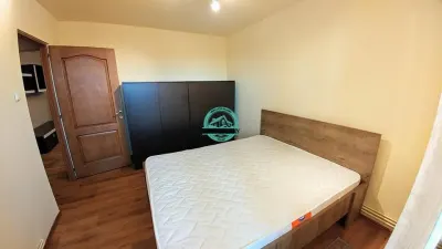 Inchiriez apartament cu 3 camere modern Utilat la 7 minute de centru - foto 6